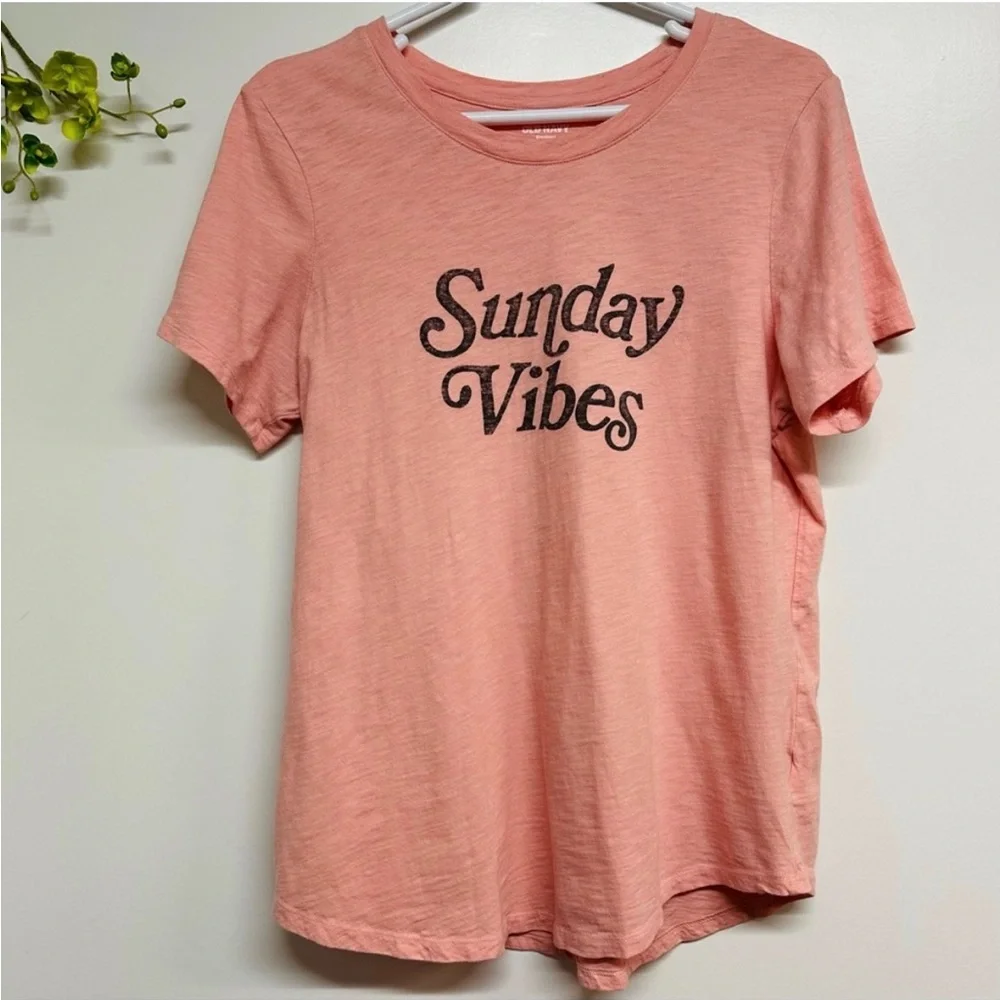 Casual t-shirt with 'Sunday Vibes' print. Old Navy brand, size large tall